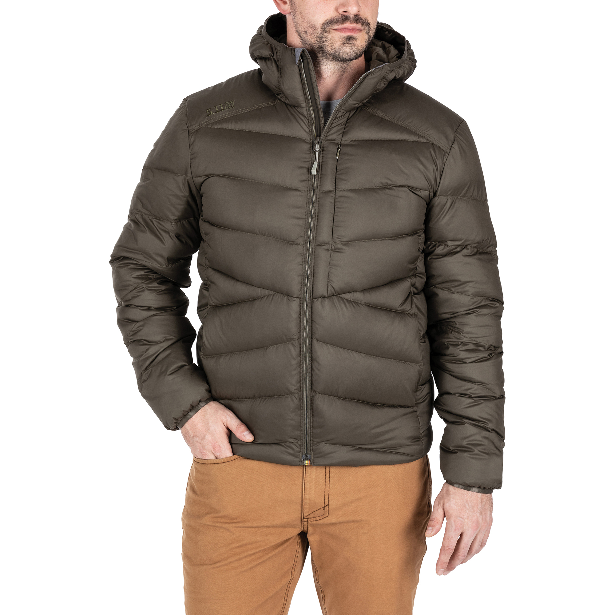 Пуховая куртка Acadia от 5.11 Tactical® на человеке, вид спереди, студийное фото
