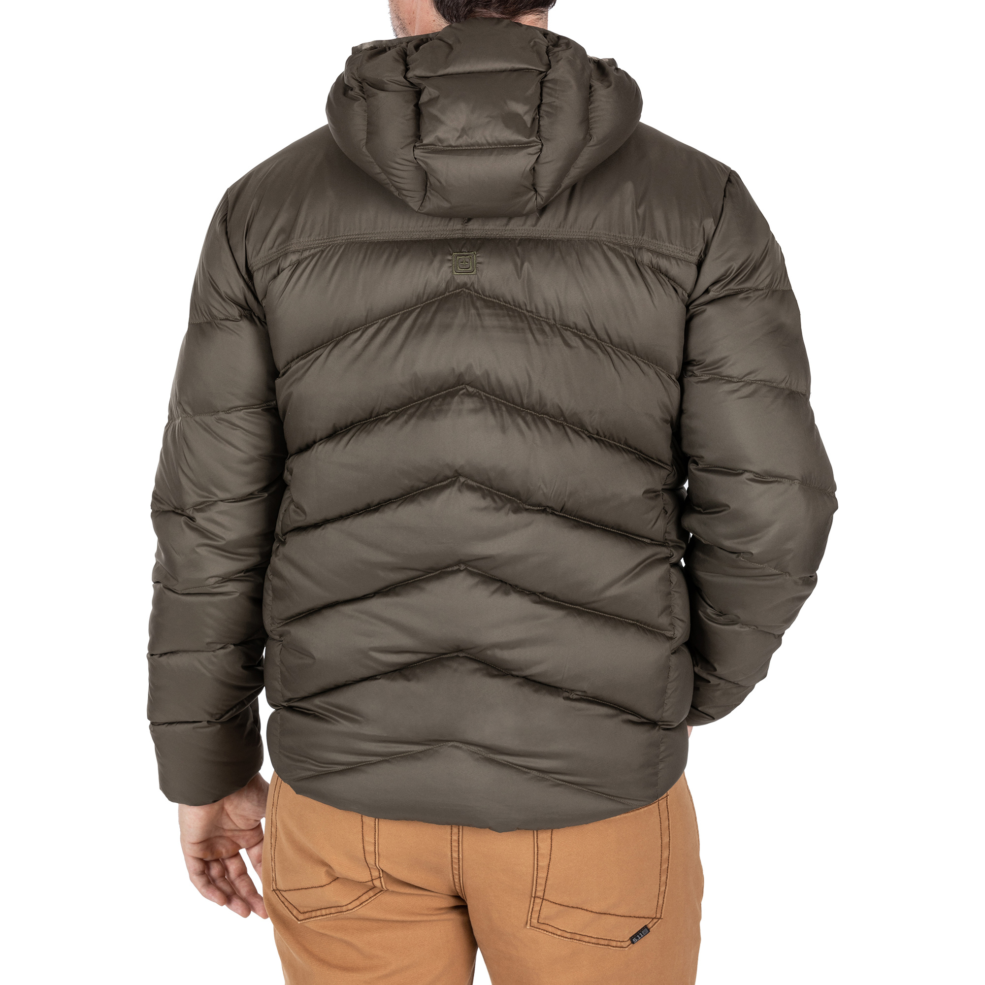 Пуховая куртка Acadia от 5.11 Tactical® на человеке, вид сзади, студийное фото