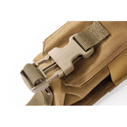 Closed pouch with flap for two magazines AK/M16 on the clasp